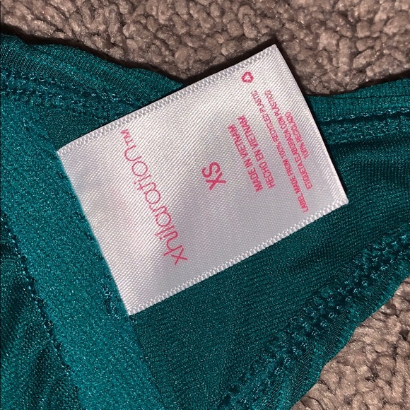 Bathing suit - Picture 3 of 3